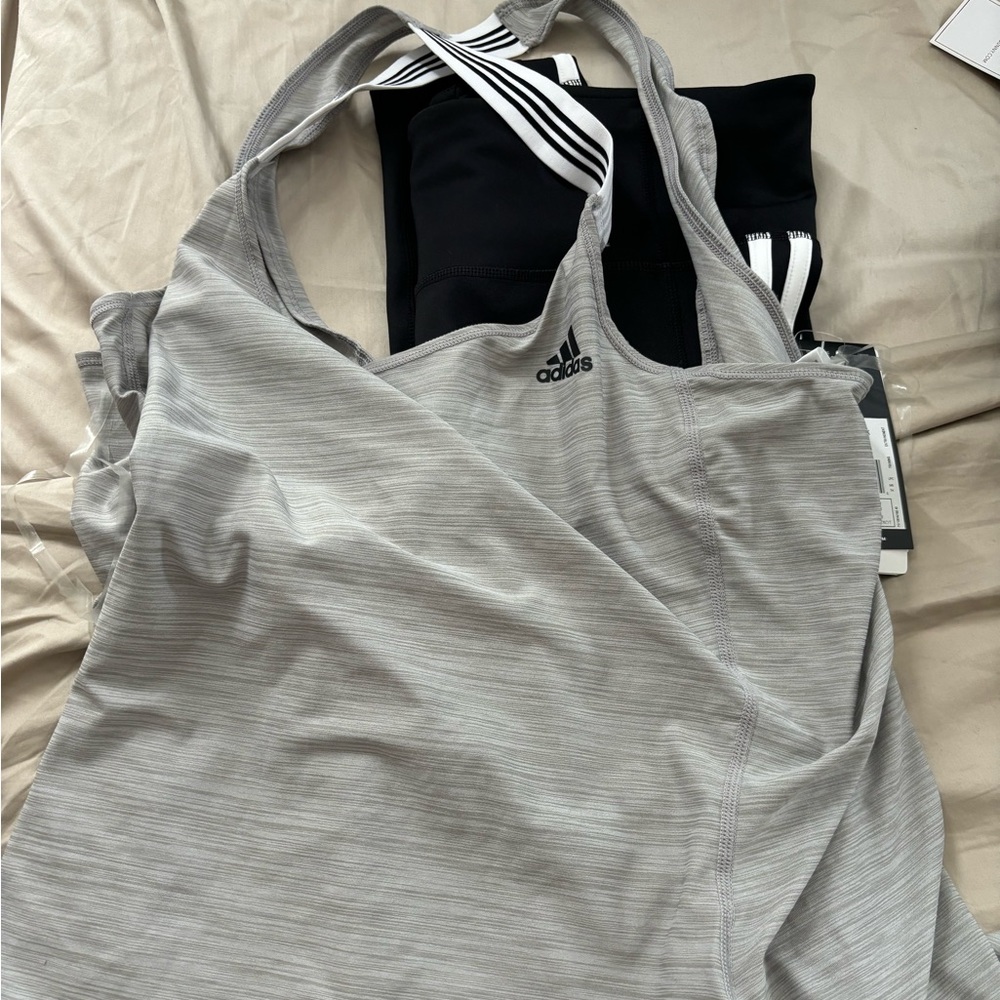 NWT Adidas Set Large/Medium